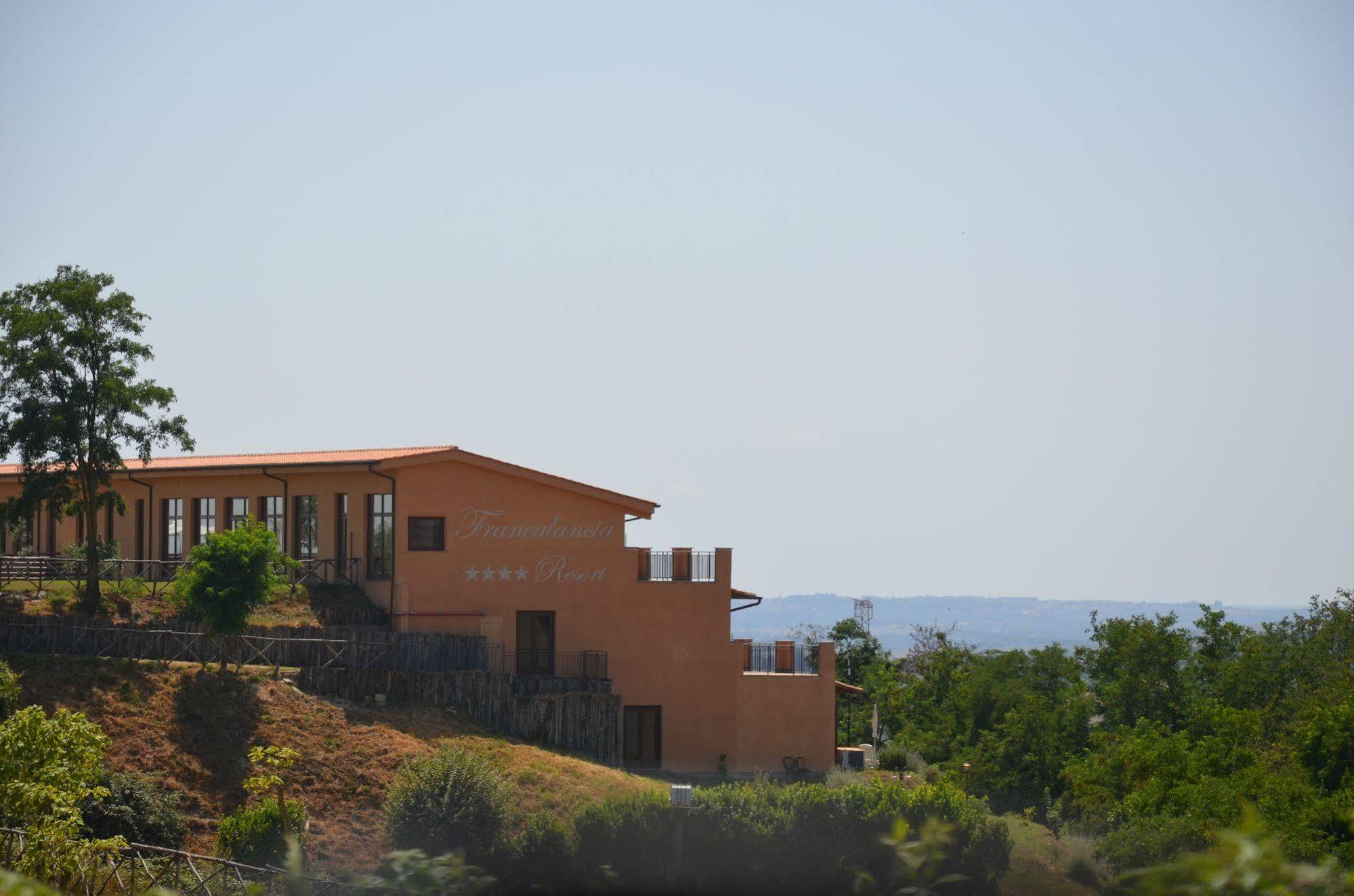 Aparthotel Francalancia Country 4*